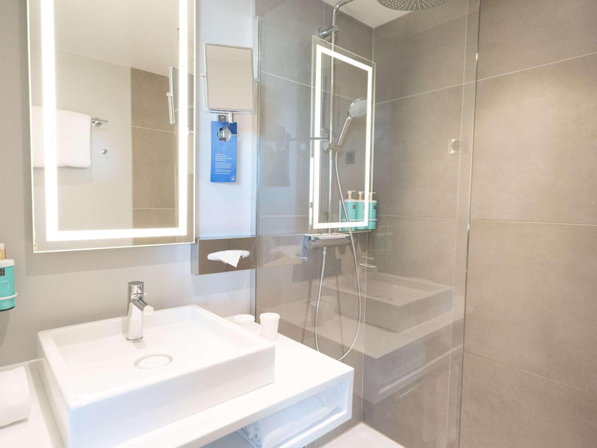 Novotel Angers Centre Gare Eksteriør bilde